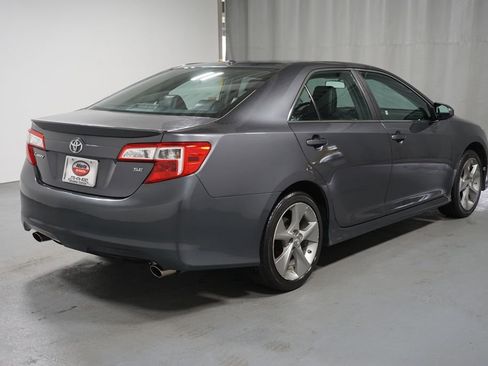 Used 2012 Toyota Camry SE image 8