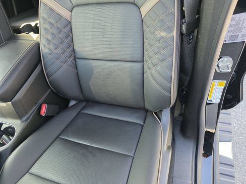 Used 2023 GMC Canyon Denali AWD/4WD image 11