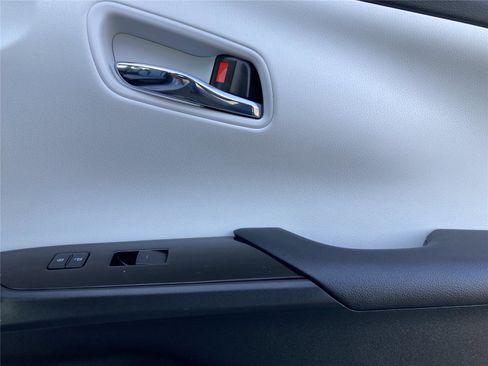 Used 2019 Toyota Prius Limited image 24