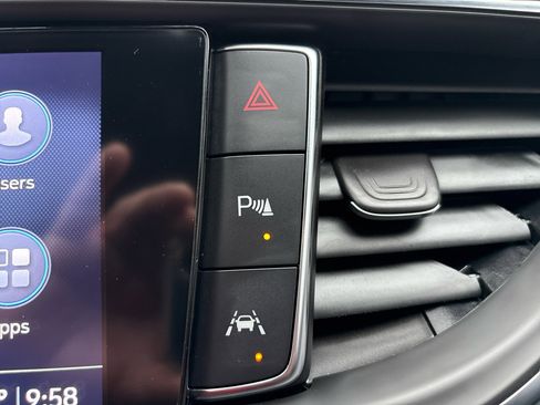 Used 2023 Buick Enclave Essence w/ Sport Touring Edition image 20