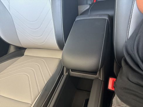 New 2026 Volkswagen Tiguan SE R-Line AWD/4WD image 19