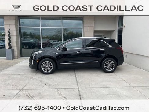 Used 2023 Cadillac XT5 Premium Luxury AWD/4WD image 2