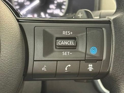 Certified 2023 Nissan Rogue SV FWD image 4