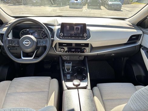 Used 2023 Nissan Rogue SV AWD/4WD image 16