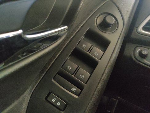Used 2020 Chevrolet Trax LS AWD/4WD image 27