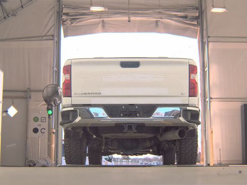 Used 2024 Chevrolet Silverado 2500 LT image 8