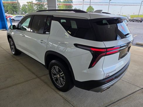 Used 2026 Chevrolet Traverse LT w/ Driver Confidence Package FWD image 6
