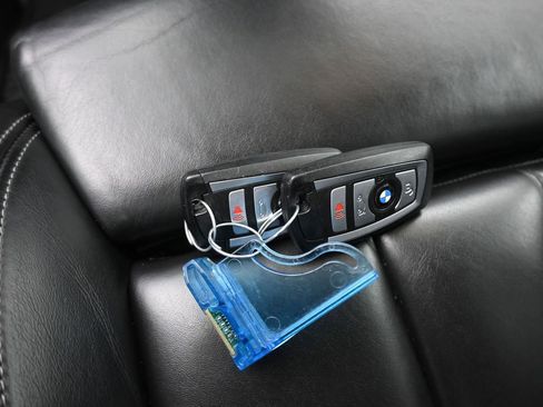 Used 2017 BMW M4 Convertible image 50