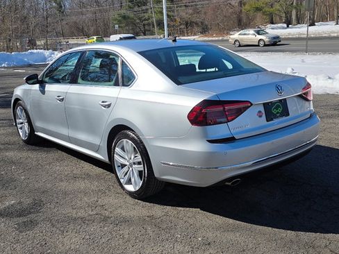Used 2018 Volkswagen Passat 2.0T SE image 11