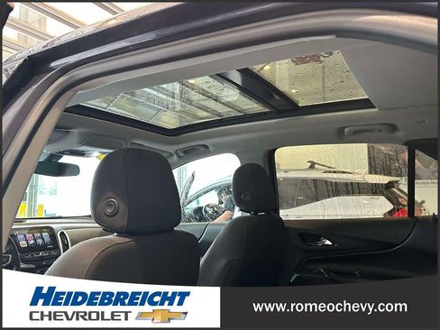 Used 2018 Chevrolet Equinox LT w/ Sun & Infotainment Package image 17