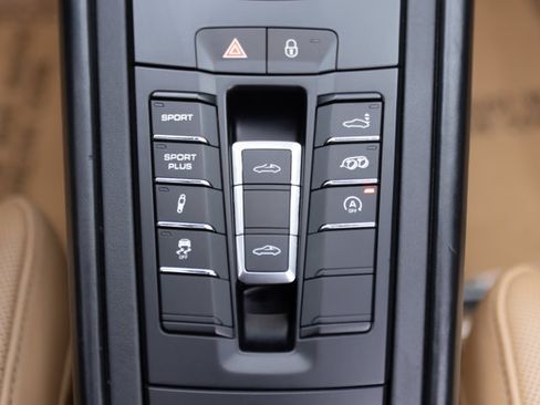 Used 2015 Porsche 911 Targa 4S AWD/4WD image 13