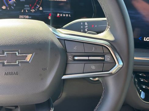 Certified 2025 Chevrolet Suburban Z71 image 14