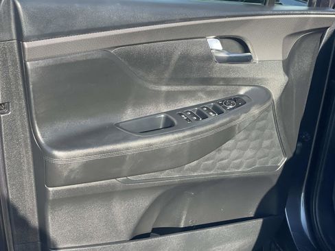 Certified 2020 Hyundai Santa Fe SEL image 19