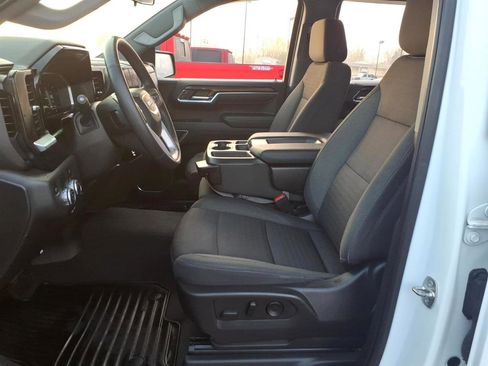 Used 2022 GMC Sierra 1500 SLE image 13