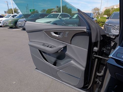 New 2026 Audi Q8 Premium Plus image 24
