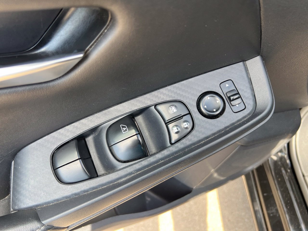 Used 2024 Nissan Sentra SV FWD image 12