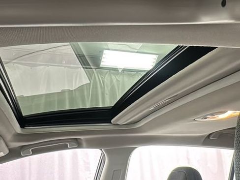 Used 2024 Subaru Crosstrek 2.0i Premium image 34