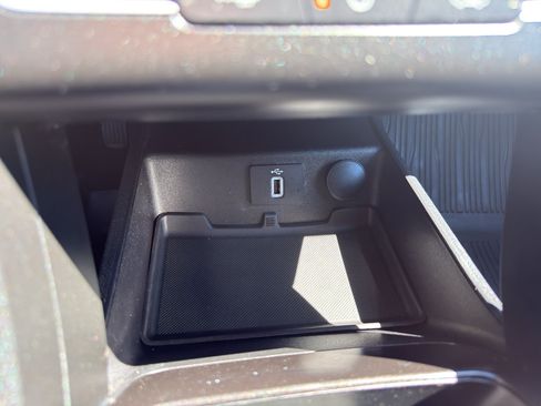 Used 2018 Ford Fusion SE w/ Equipment Group 201A FWD image 20