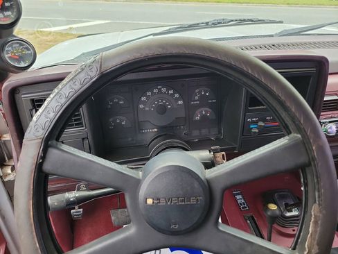 Used 1988 Chevrolet Silverado 1500 4x4 Regular Cab image 15