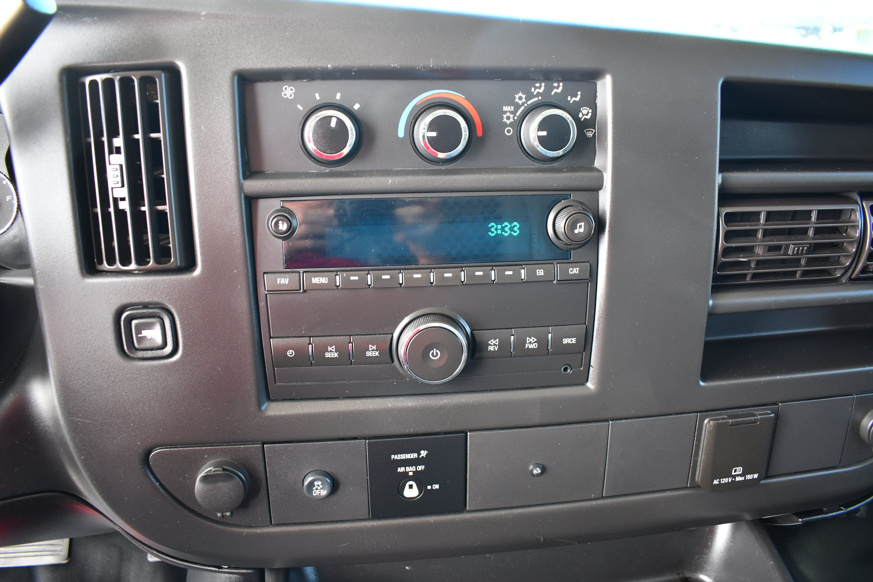 Used 2018 GMC Savana 2500 w/ Driver Convenience Package RWD image 17