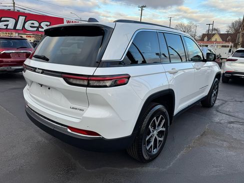 Used 2024 Jeep Grand Cherokee Limited w/ Luxury Tech Group II image 5