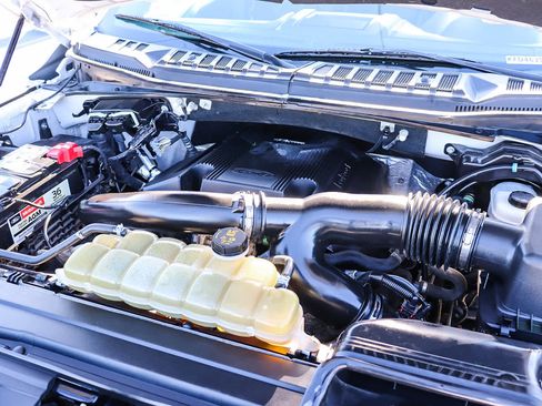 Used 2019 Ford F150 Platinum w/ Equipment Group 701A Luxury image 31