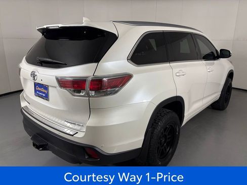 Used 2015 Toyota Highlander Limited w/ Driver Technology Package AWD/4WD image 11