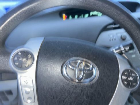 Used 2015 Toyota Prius Three image 7
