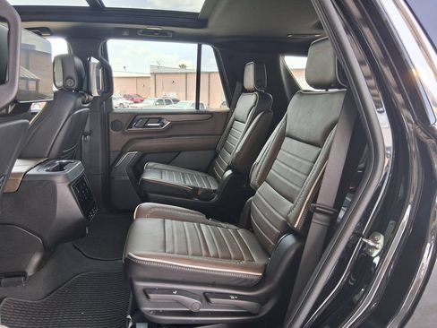 Used 2026 GMC Yukon Denali Ultimate AWD/4WD image 25