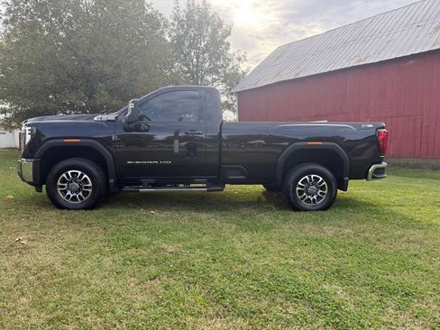 Used 2024 GMC Sierra 2500 SLE w/ SLE Convenience Package image 2