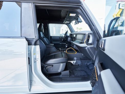 Used 2022 Ford Bronco Badlands image 12