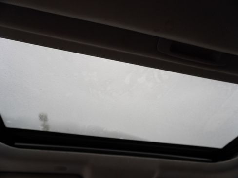 Used 2022 Toyota Highlander XLE image 16