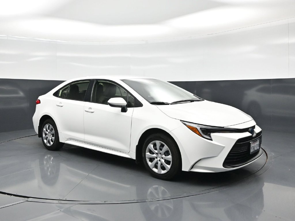 Used 2025 Toyota Corolla LE w/ Carpet Mat Package (TMS) FWD image 24