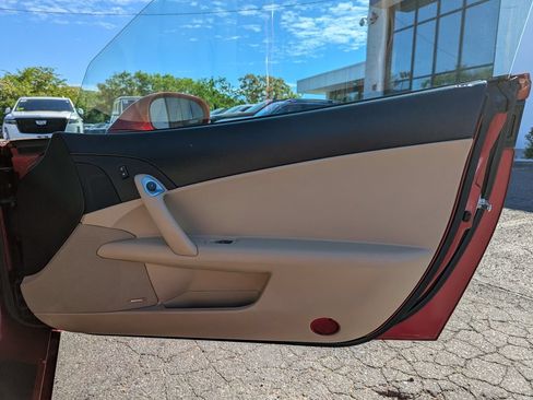 Used 2005 Chevrolet Corvette Coupe w/ Preferred Equipment Group RWD image 30