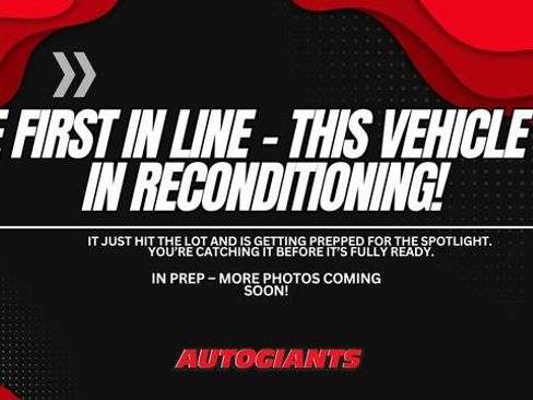 Used 2024 Mitsubishi Outlander SE image 3