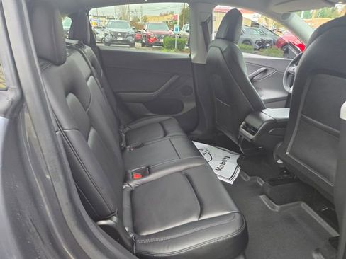 Used 2020 Tesla Model Y Long Range image 16