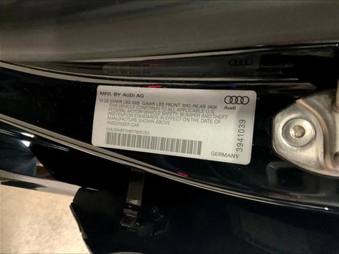 Used 2024 Audi RS e-tron GT w/ Ceramic Brake Package AWD/4WD image 33