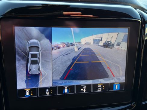 Used 2023 Chevrolet Traverse RS image 20