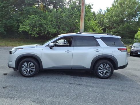 Used 2025 Nissan Pathfinder SV AWD/4WD image 6