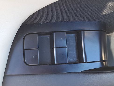 Used 2023 Tesla Model X image 30