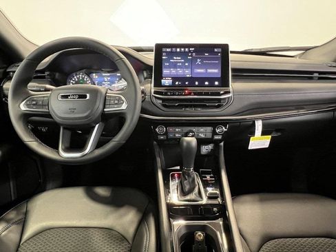 New 2026 Jeep Compass Latitude image 14