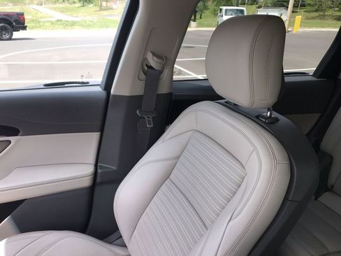 Used 2024 Lincoln Nautilus Reserve AWD/4WD image 23