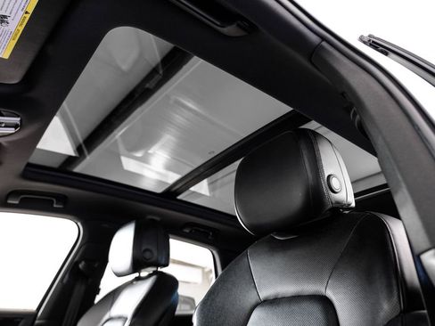 Used 2019 Porsche Cayenne S image 4