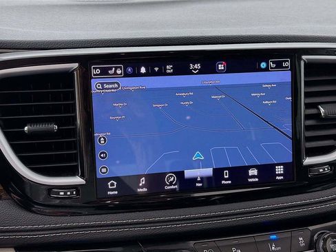 Used 2023 Chrysler Pacifica Limited w/ Uconnect Theater Family Group FWD image 40