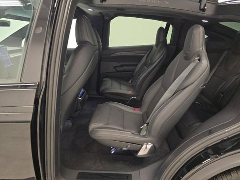 Used 2023 Tesla Model X Plaid image 6