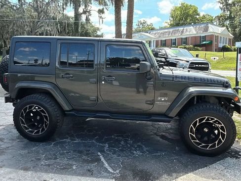 Used 2016 Jeep Wrangler Unlimited Sahara w/ Max Tow Package AWD/4WD image 2