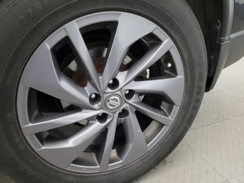 Used 2016 Nissan Rogue SL w/ SL Premium Package image 31