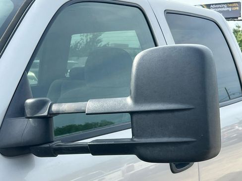 Used 2006 Chevrolet Silverado 2500 LT w/ Heavy-Duty Power Package RWD image 19