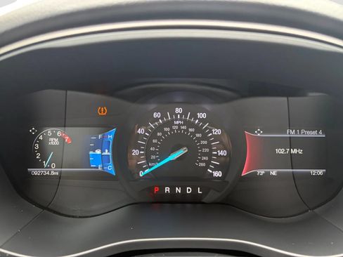 Used 2018 Ford Fusion SE w/ Fusion SE Technology Package FWD image 30