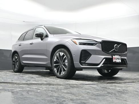 New 2026 Volvo XC60 B5 Plus w/ Protection Package Premier AWD/4WD image 40